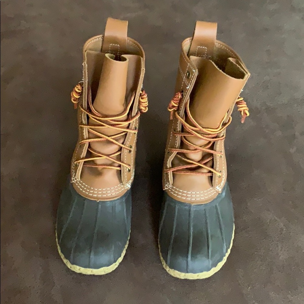 SALE!!! LL Bean duck boots color tan/brown in sz 6M price firm!!!